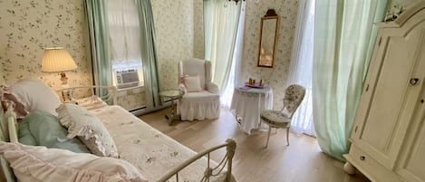 Comfort Suite, Multiple Beds, Private Bathroom | 2 bedrooms, premium bedding, down comforters, individually decorated