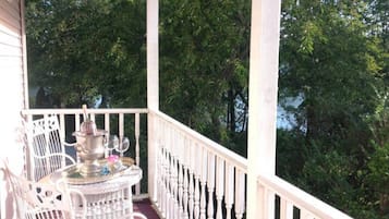 Chambre Deluxe, Plusieurs lits (Guest Room) | Vue du balcon
