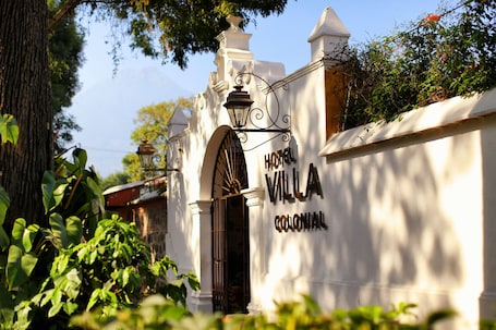 Façade de l’hébergement. Villa Colonial