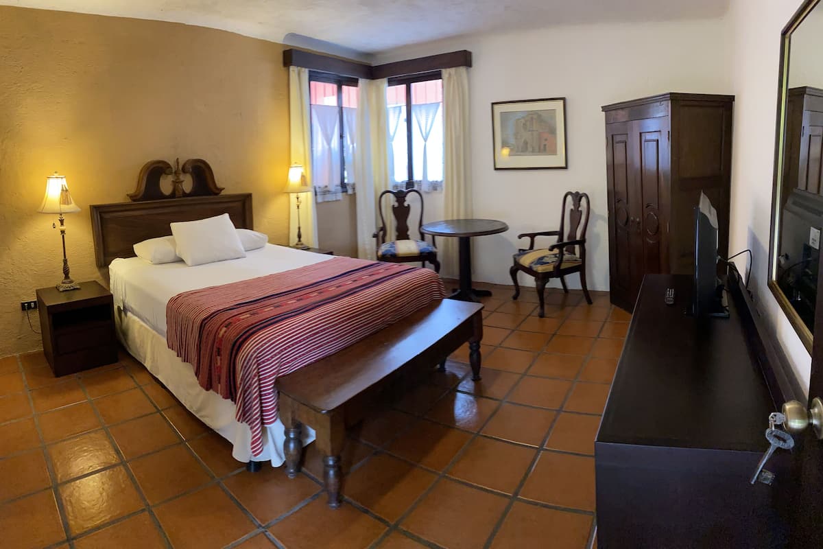 Premium bedding, WiFi (free), individually decorated