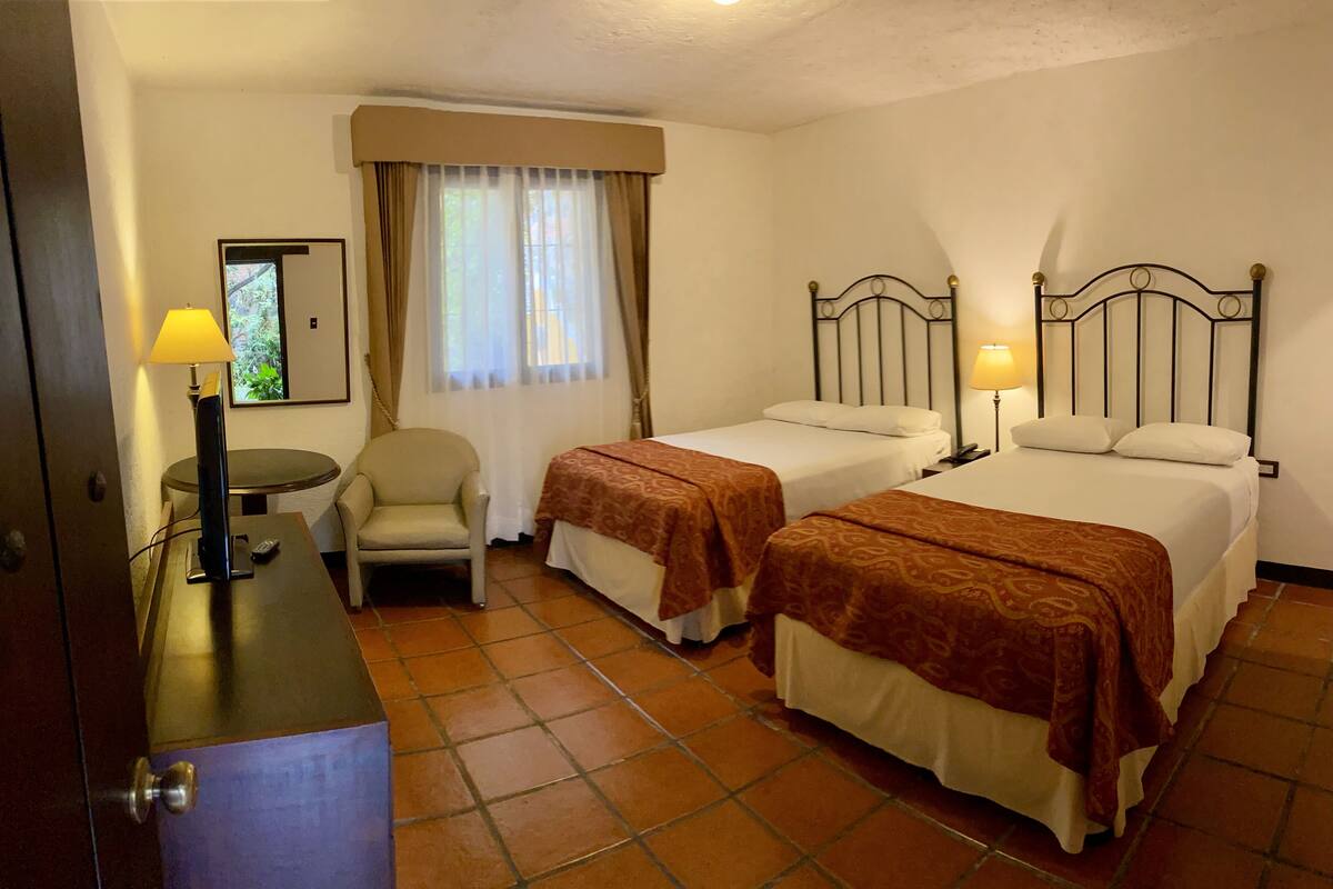 Premium bedding, WiFi (free), individually decorated