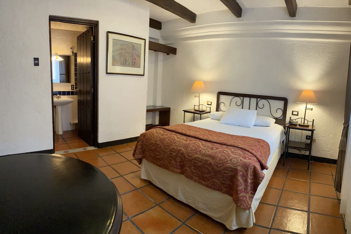 Ropa de cama de alta calidad, wifi gratis y decoración personalizada