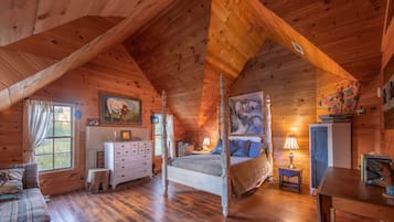 1 habitación, decoración personalizada, muebles diferentes y escritorio