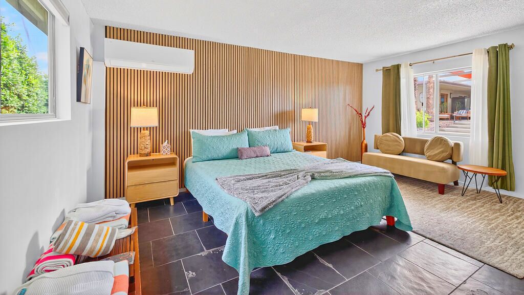 Estudio, 1 cama King size, baño privado (California) | Edredón, camas Tempur-Pedic, muebles diferentes y cortinas blackout 