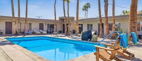 Outdoor pool, sun loungers