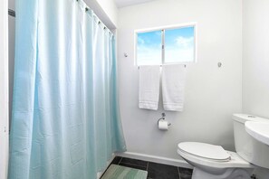 Bathroom - Lido Palms Resort and Spa (Desert Hot Springs)