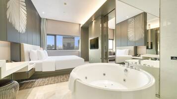 Executive Room | Bathroom | Separate tub and shower, rainfall showerhead, hair dryer, bathrobes