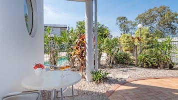 Rom – premium, flere senger (Premium Queen + Single) | Terrasse/patio