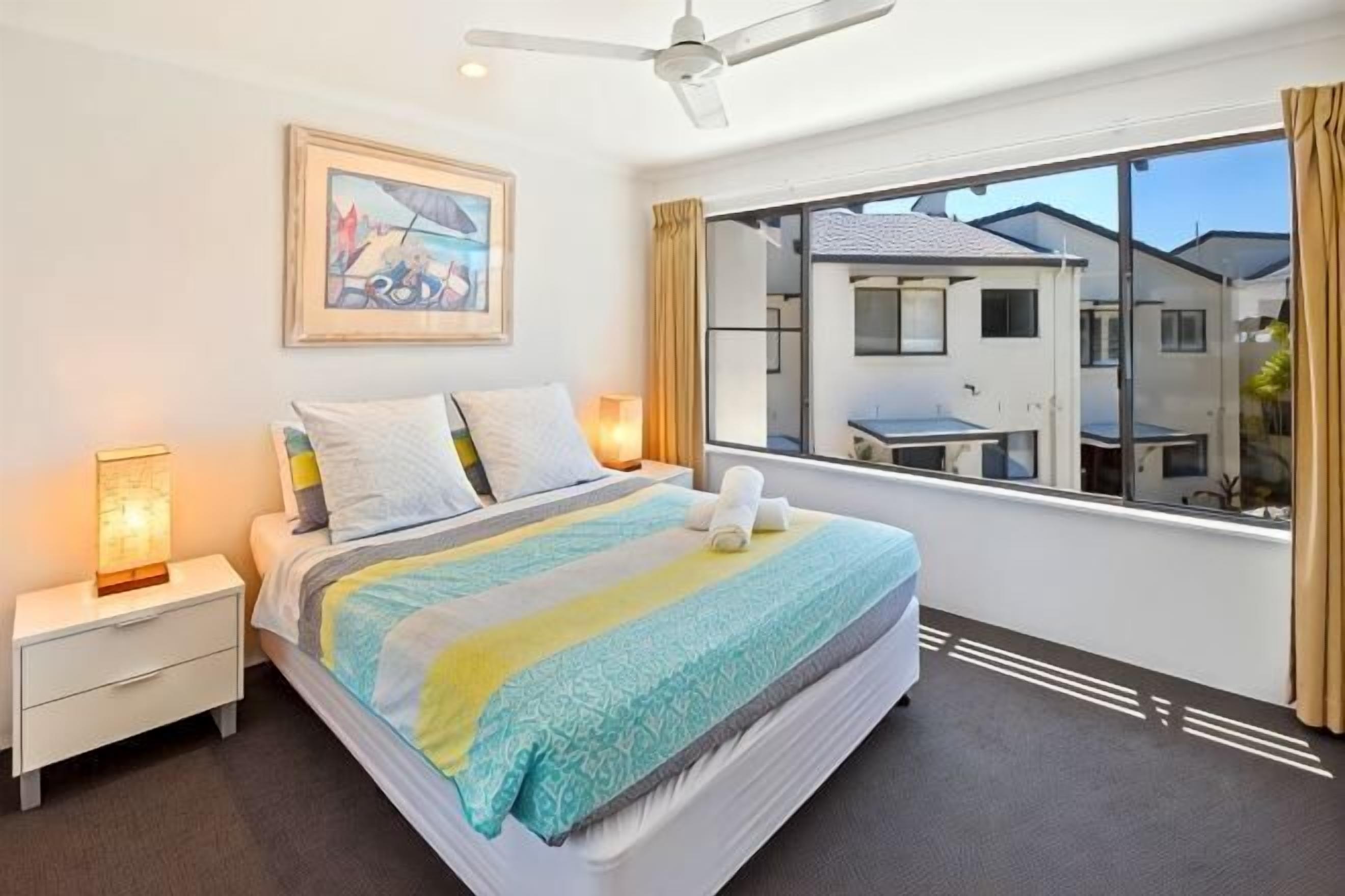 2 bedrooms, individually decorated, individually furnished