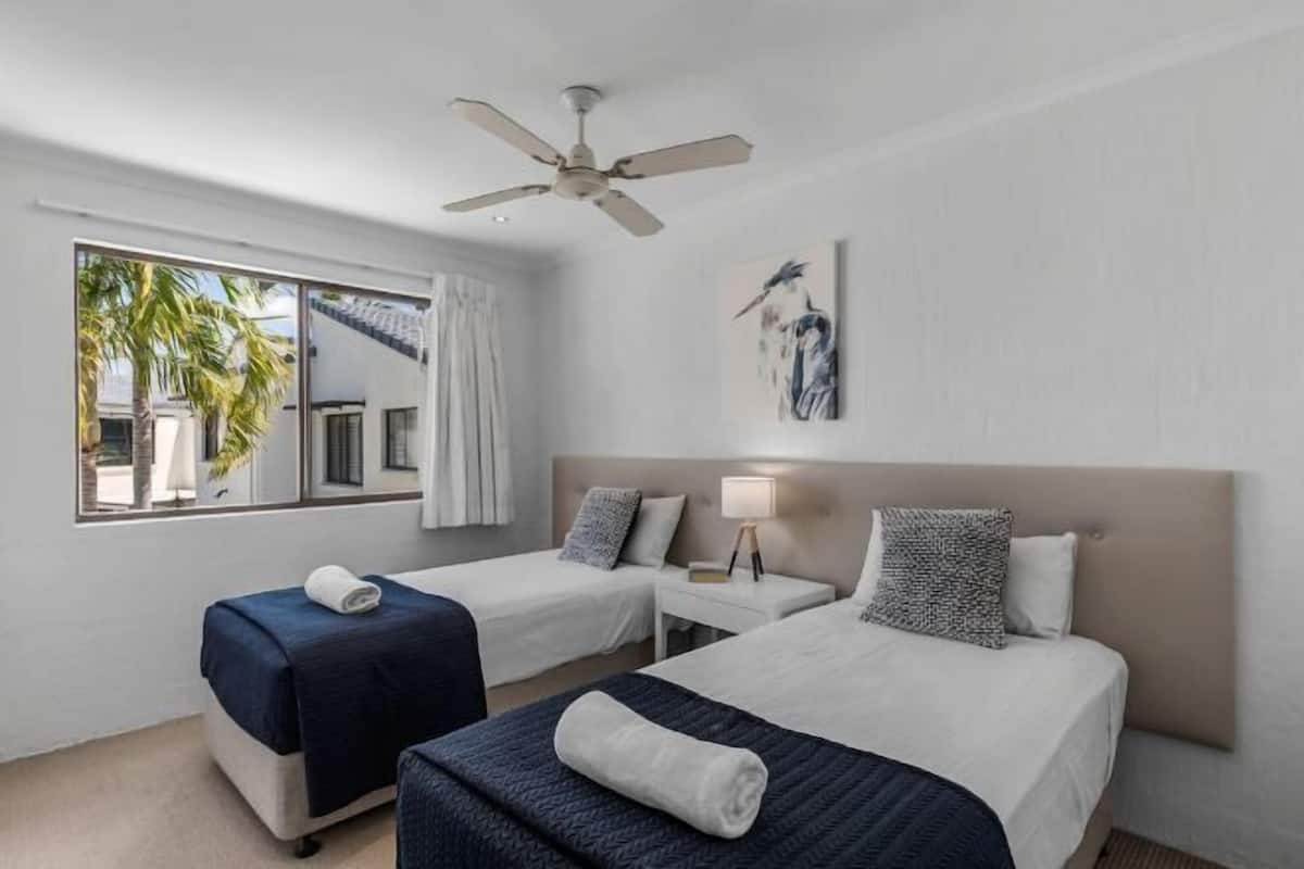 2 bedrooms, individually decorated, individually furnished