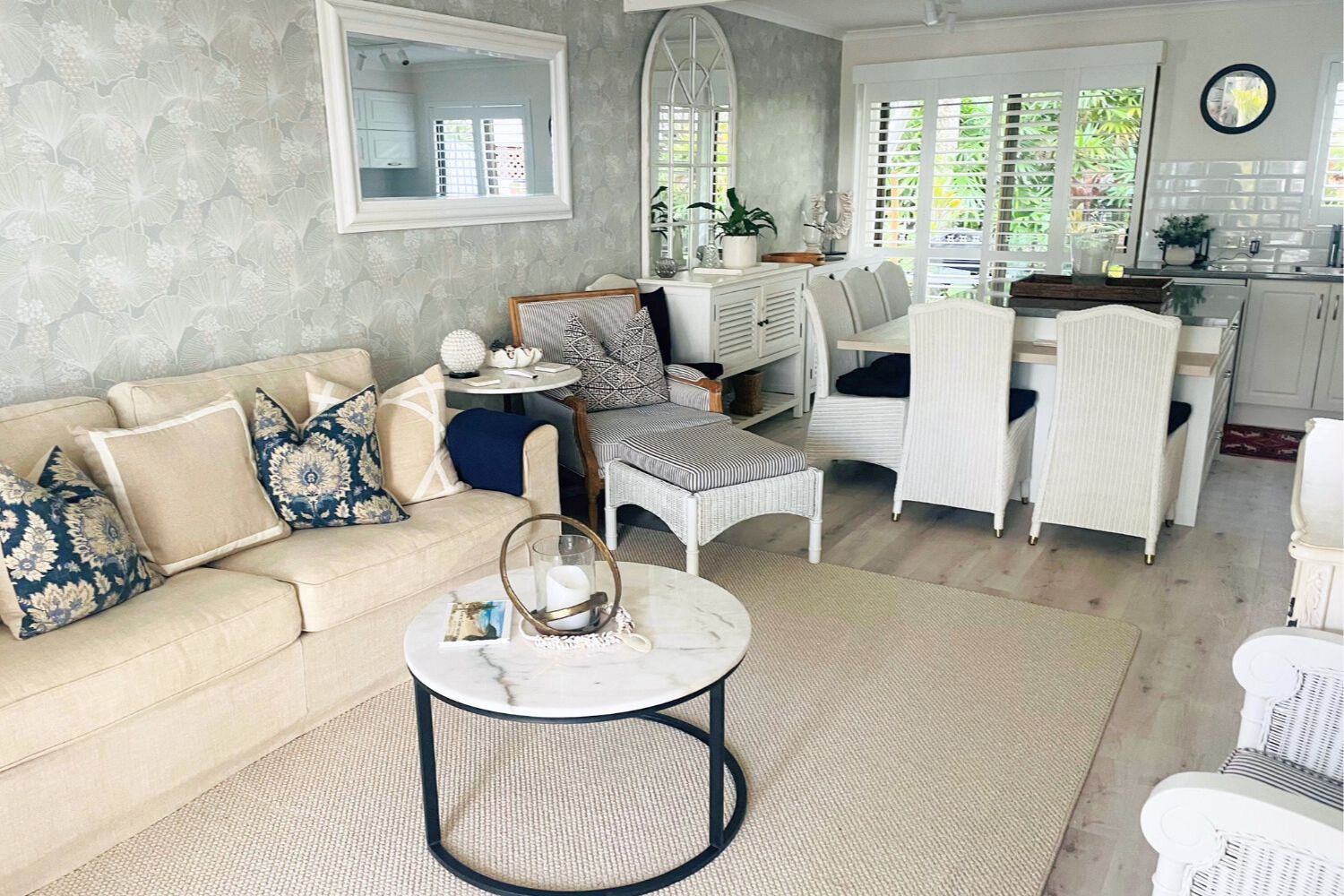 One Bedroom Superior Apartment 36 | Living area