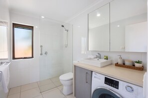 Townhome, 2 Bedrooms, Pool View | 2 bedrooms, individually decorated, individually furnished - Wolngarin Holiday Resort (Noosaville)