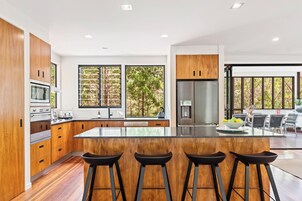 3 Bedroom Platinum House | Private kitchen | Full-size fridge, microwave, oven, stovetop