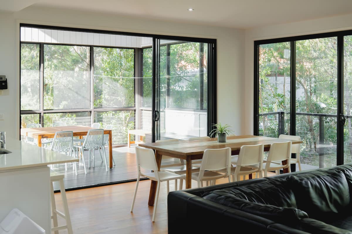 Casa Deluxe, 4 camere da letto (Platinum) | Area soggiorno | TV 42 pollici con canali digitali