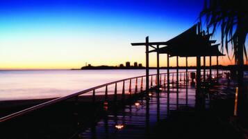 Privatstrand in der Nähe, weißer Sandstrand