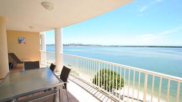 Standard Apartment, 2 Bedrooms, Non Smoking, Kitchen (5 nights) | Terrace/patio