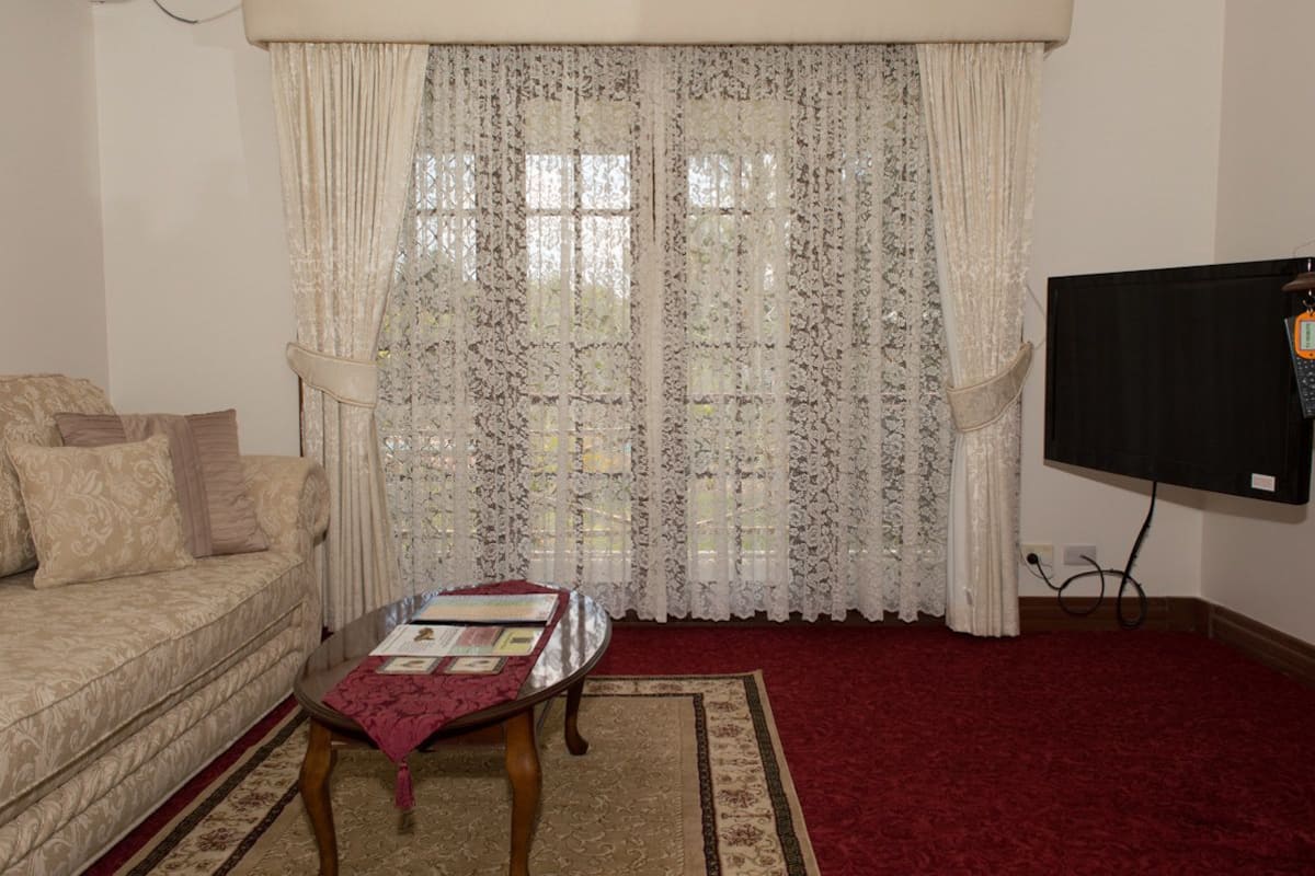 standard room, balcony (victorian suites.) | down duvets, individually decorated, individually furnished