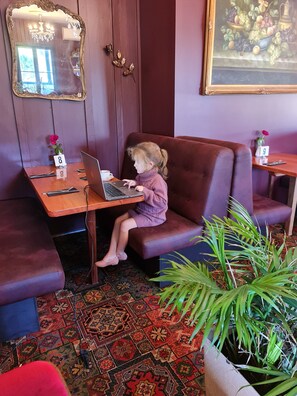 Restaurant - The Manor (Tamborine Mountain)