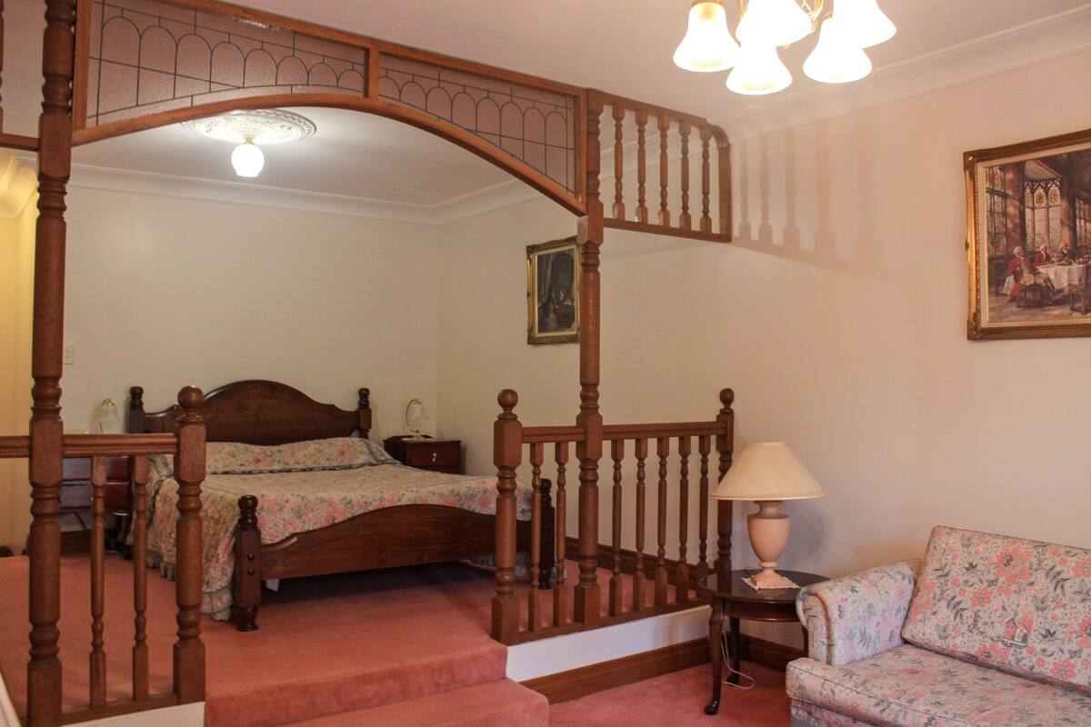 standard room, balcony (country suite) | down duvets, individually decorated, individually furnished