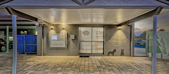 Chalet Motor Inn