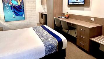 Executive Queen Room (Not Pet Friendly)