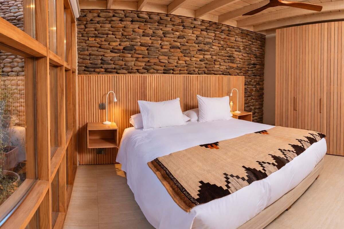 Standaard kamer, 1 kingsize bed | Luxe beddengoed, een kluis op de kamer, gratis wifi