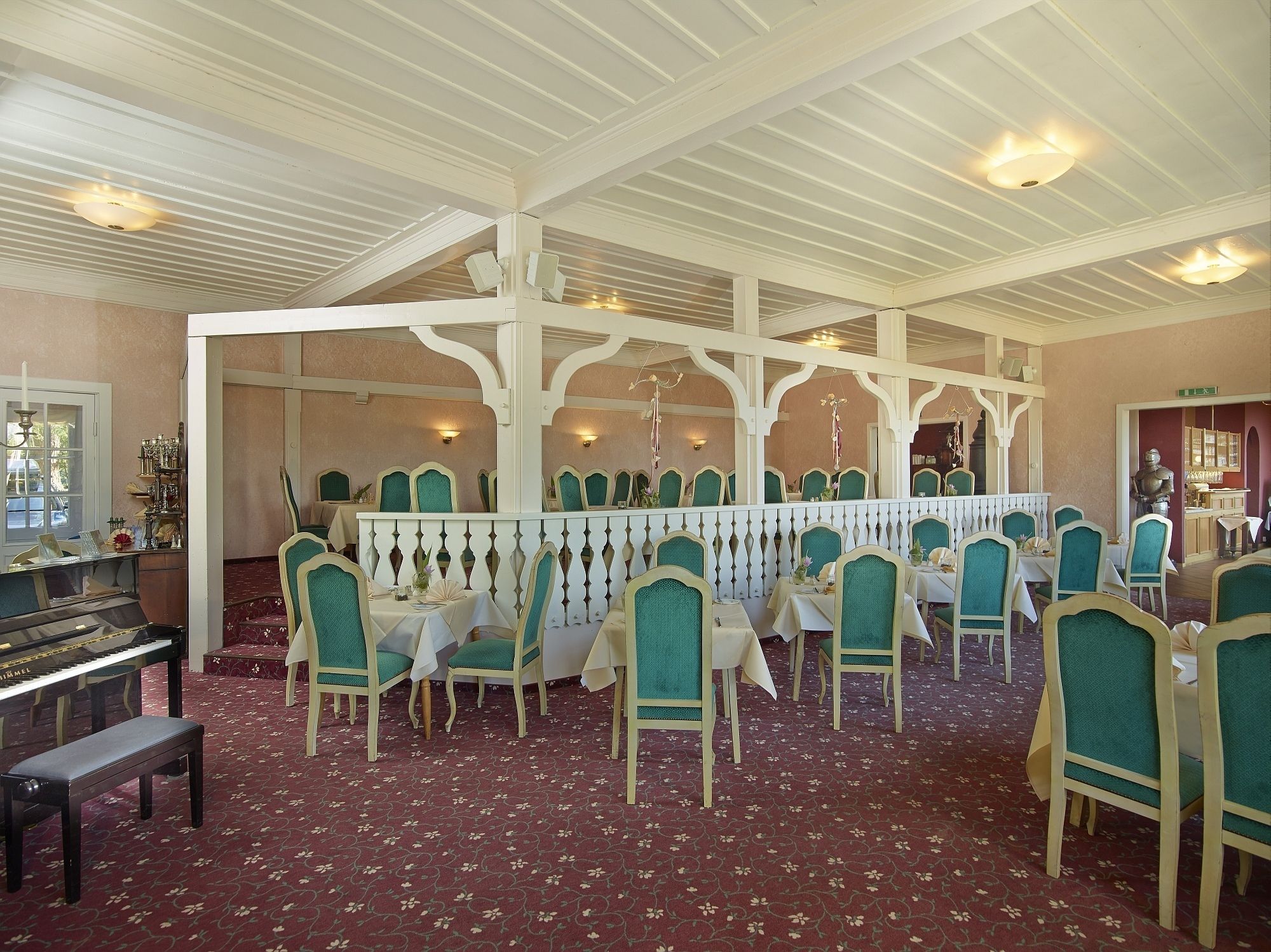 breakfast, lunch, dinner served; regional cuisine