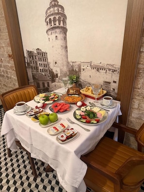Free daily continental breakfast - Center Hill Hotel (Istanbul)