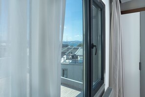 Junior-Suite | Minibar, Zimmersafe, Schreibtisch, laptopgeeigneter Arbeitsplatz