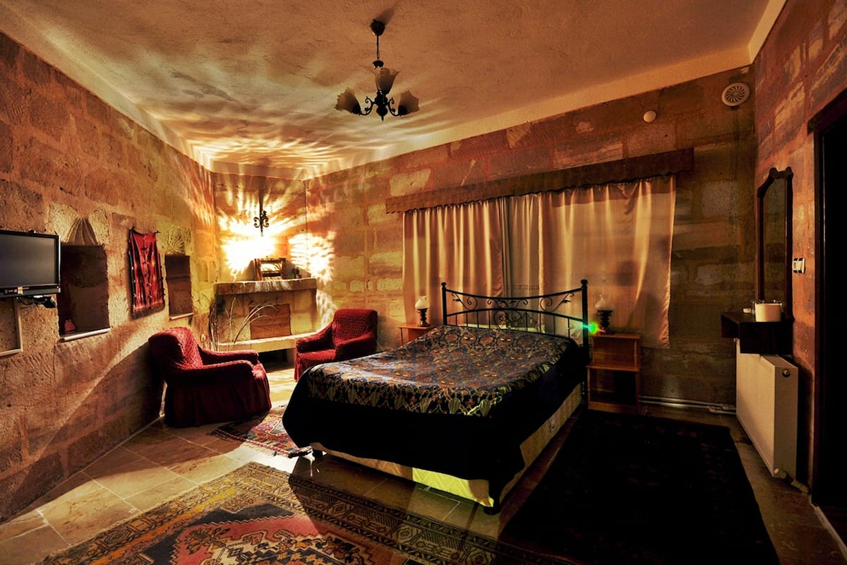 Ropa de cama de alta calidad y tabla de planchar con plancha
