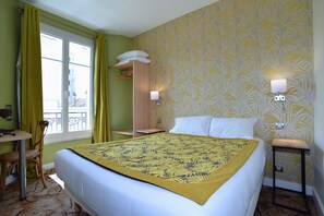 19 bedrooms, premium bedding, in-room safe, individually decorated - Hôtel Villa Sorel (Boulogne-Billancourt)