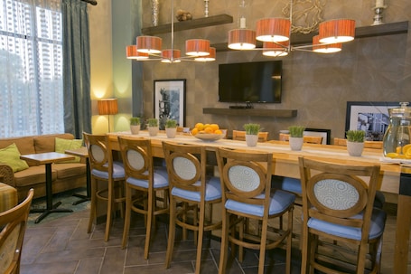 Lobby. Hampton Inn & Suites Wiggins