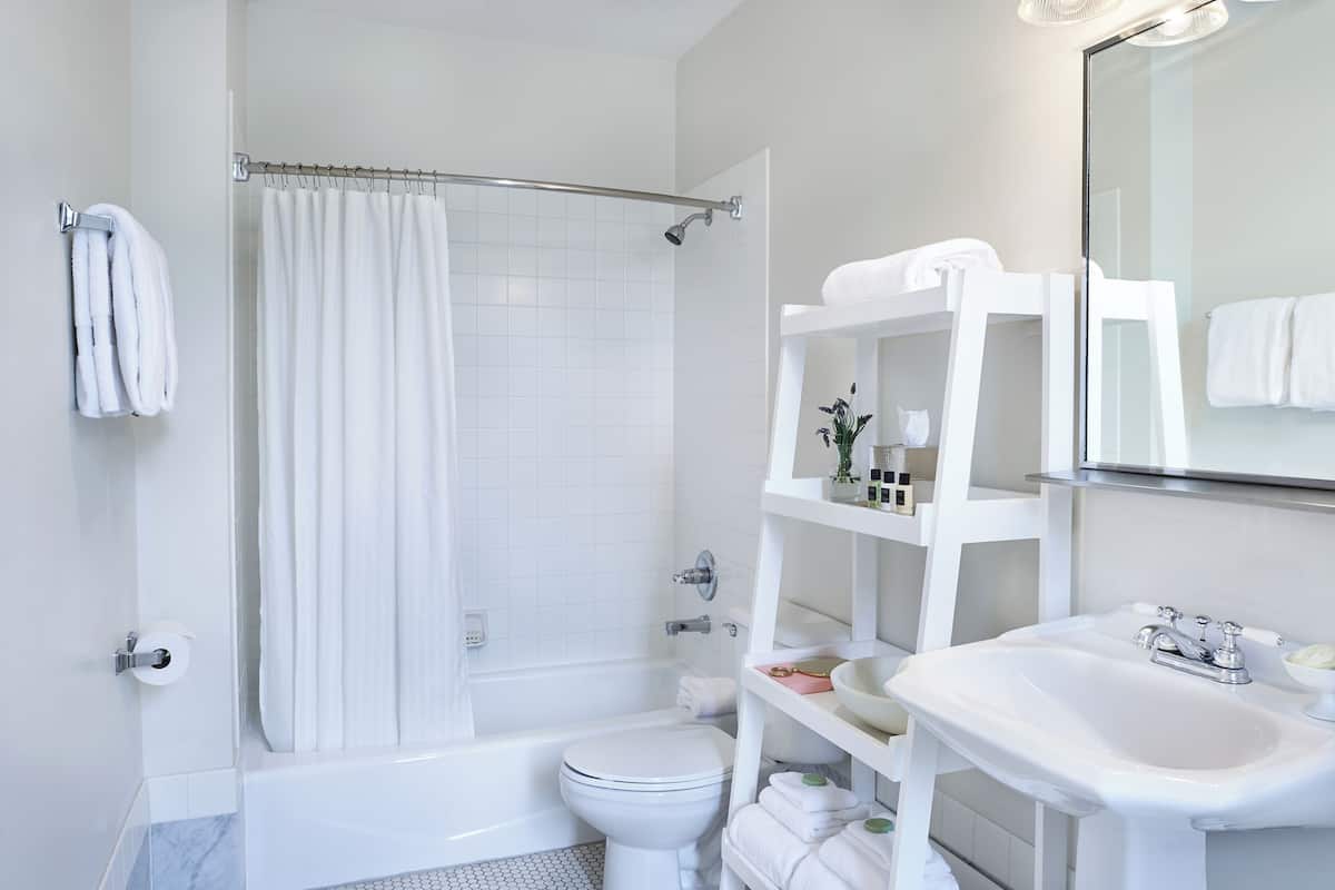 free toiletries, bathrobes, towels