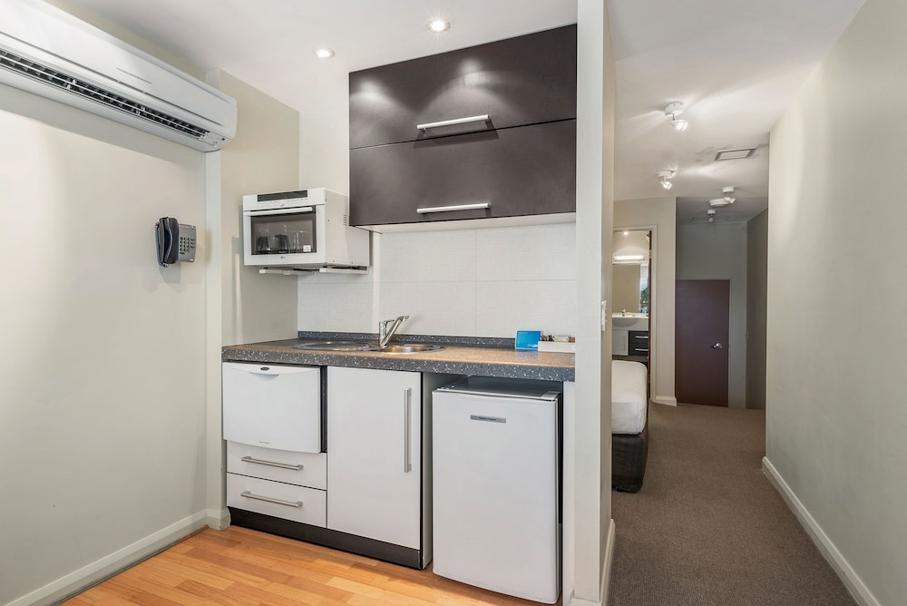 Mantra One Sandy Bay Road Hobart by null