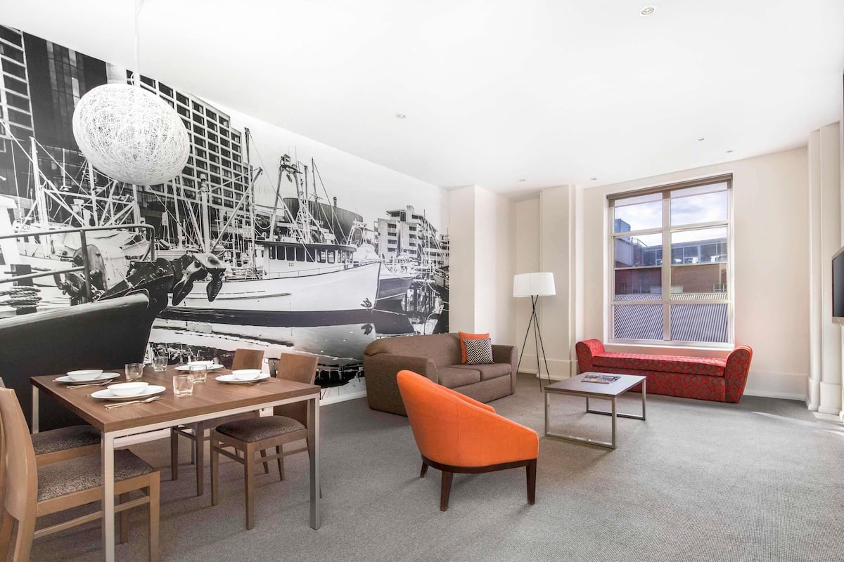 Apartment, 1 Schlafzimmer | Minibar, schallisolierte Zimmer, Bügeleisen/Bügelbrett, WLAN