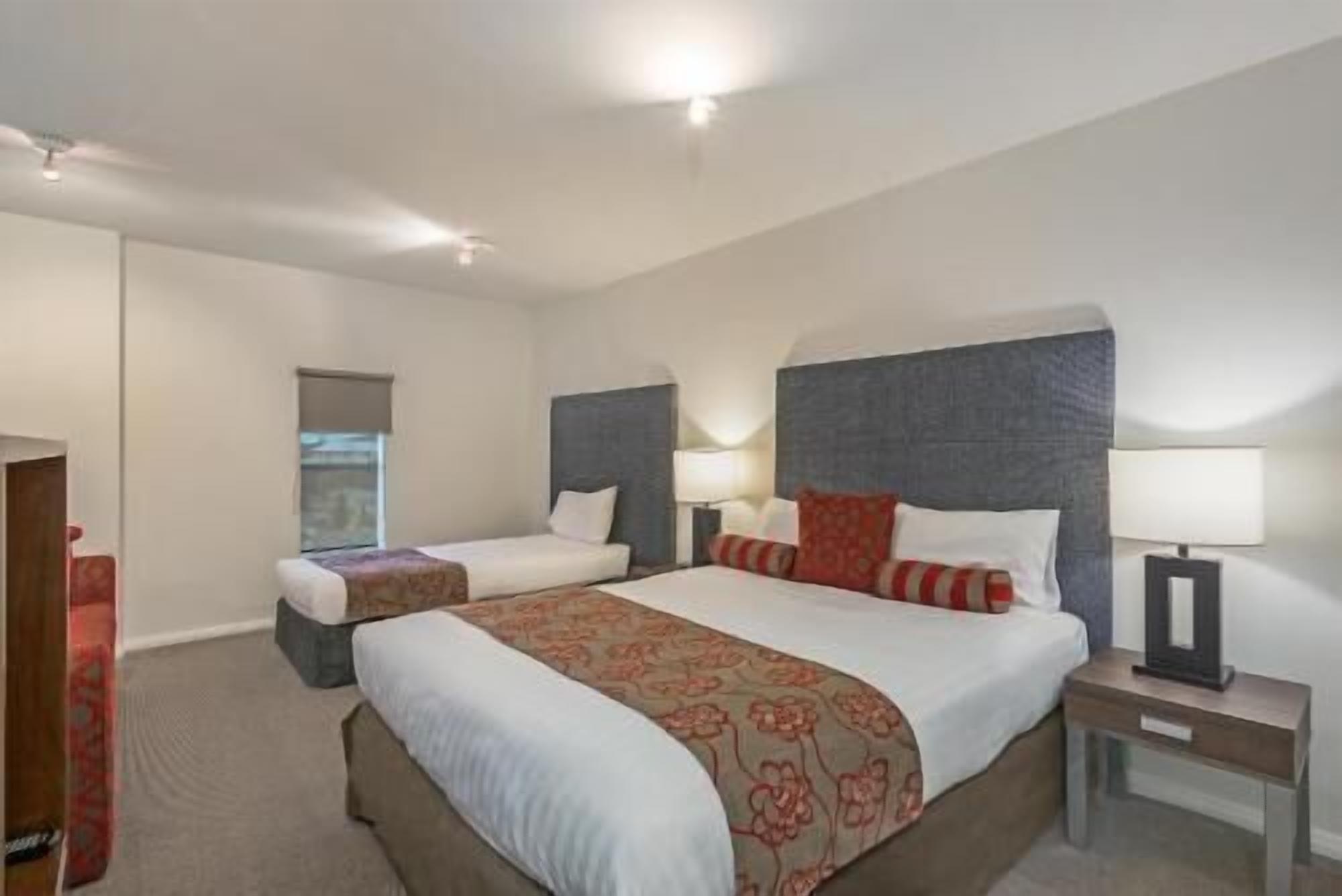 Minibar, schallisolierte Zimmer, Bügeleisen/Bügelbrett, WLAN
