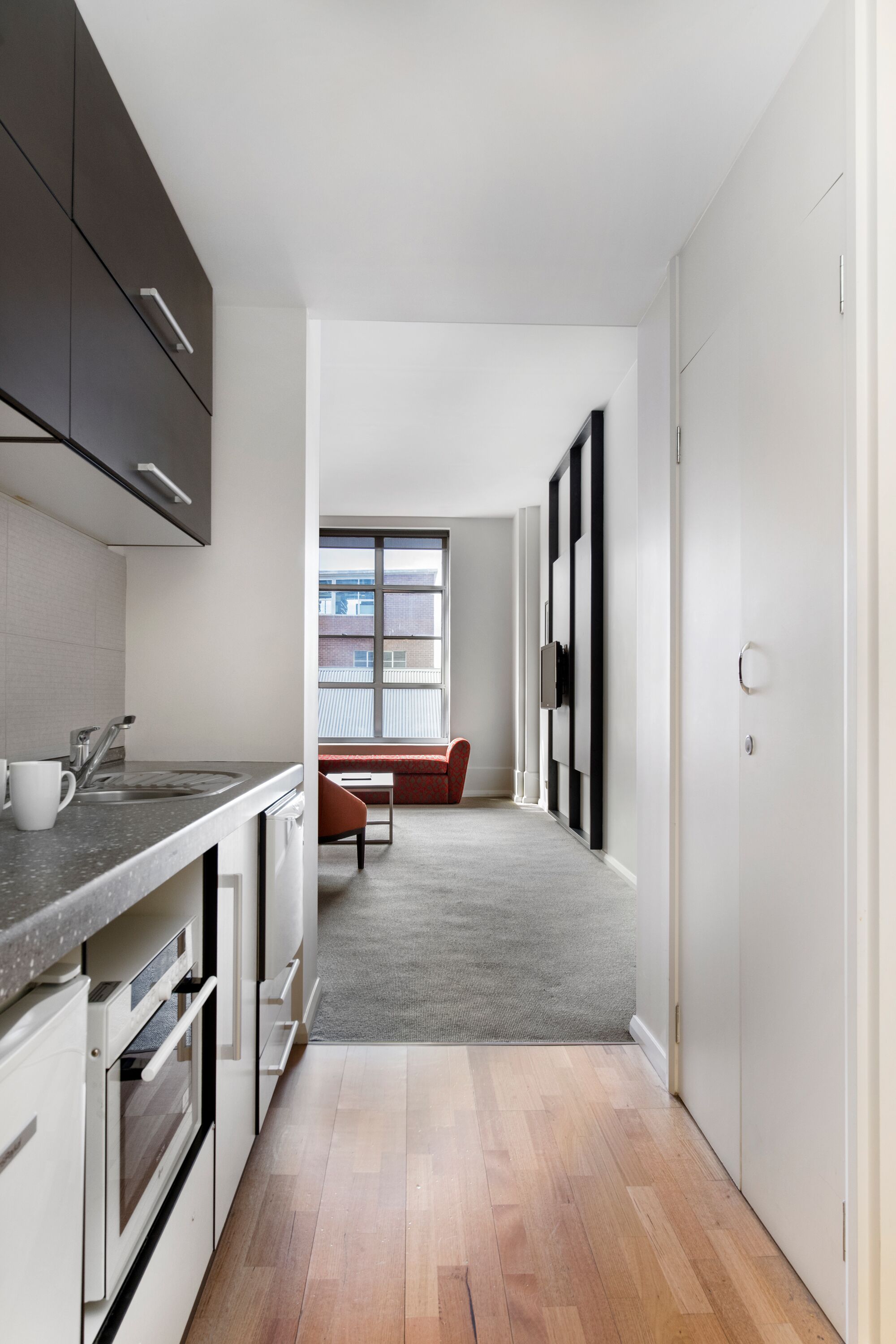 Kjøleskap, mikrobølgeovn, oppvaskmaskin og kaffetrakter/tekoker