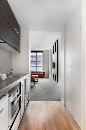 Fridge, microwave, dishwasher, coffee/tea maker