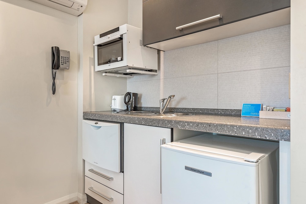 Mantra One Sandy Bay Road Hobart by null