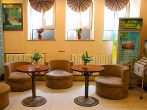 Lobby sitting area - GreenTree Inn Wulumuqi Xinhua South Road Hotel (Urumqi)