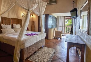 Luxury Room, Balcony, Ocean View | In-room safe, individually decorated, individually furnished - Catembe Gallery Hotel (Maputo)