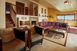 Living room - Catembe Gallery Hotel (Maputo)