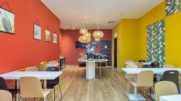 Daily buffet breakfast (EUR 9.50 per person)