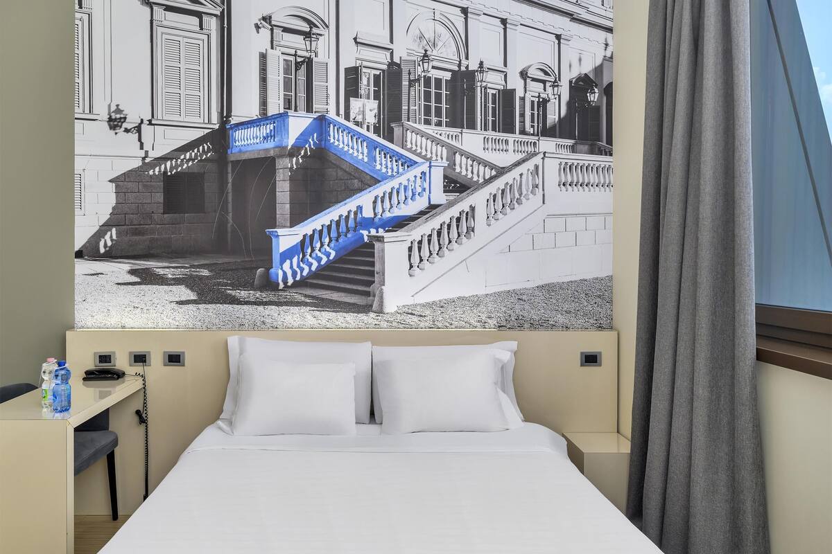 superior double room, non smoking | 1 bedroom, in-room safe, desk, laptop workspace