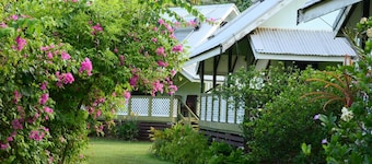 Gina's Garden Lodges