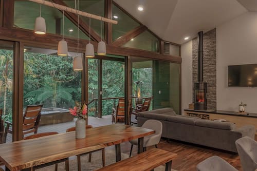 Luxury Villa, 2 Bedrooms, Hot Tub, Mountain View | In-room dining