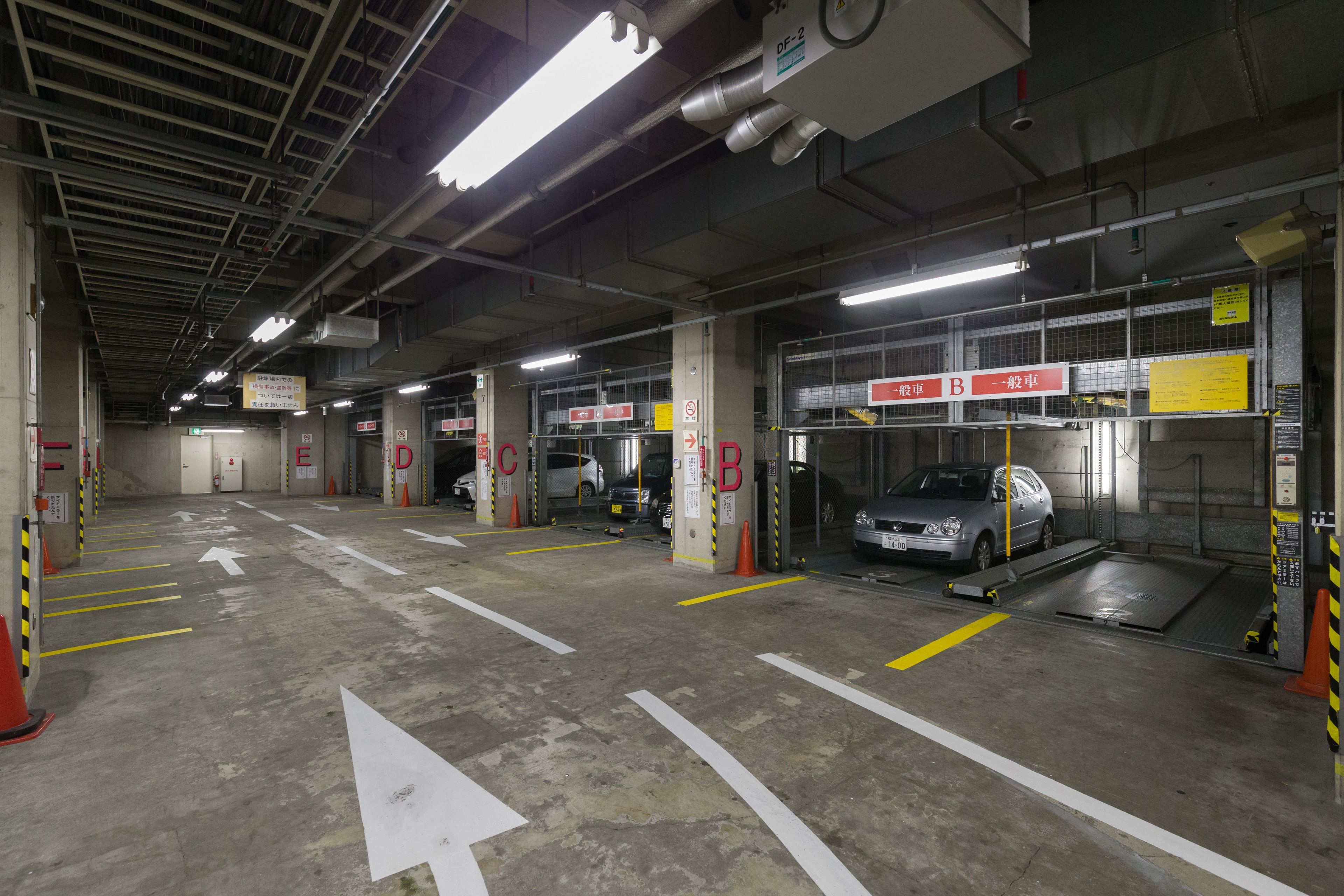 self-parking (surcharge) 2000 per night