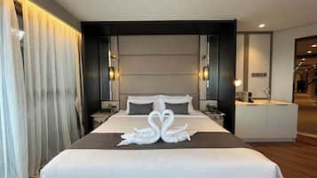 Panoramic suite Room | Desk, laptop workspace, WiFi (free), individually decorated
