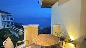Chambre Luxe, vue lac | Terrasse/Patio