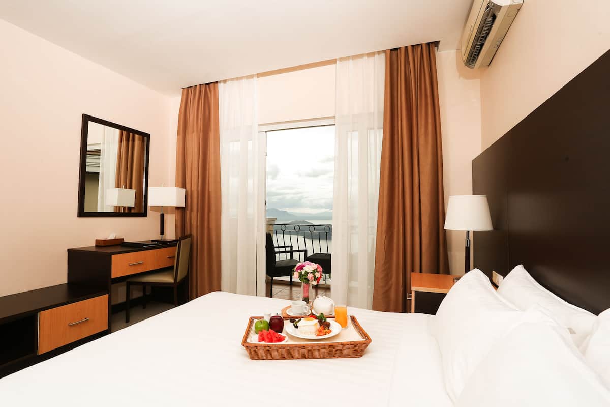 Deluxe kamer, uitzicht op meer (Third Floor) | 1 slaapkamer, individueel gedecoreerd, individueel gemeubileerd